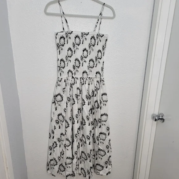 Madewell Smocked Maxi Dress NV462 Size M Graphic Sunflowers NWT - Picture 6 of 10